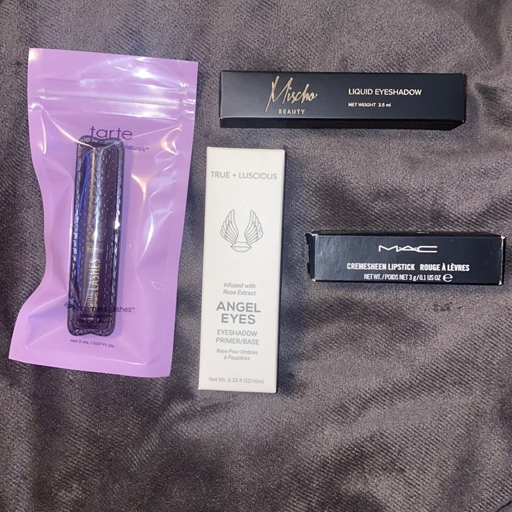 🪿4 piece Brand new Makeup bundle! - Picture 1 of 9